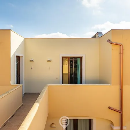 Ginestre 13 アパート *